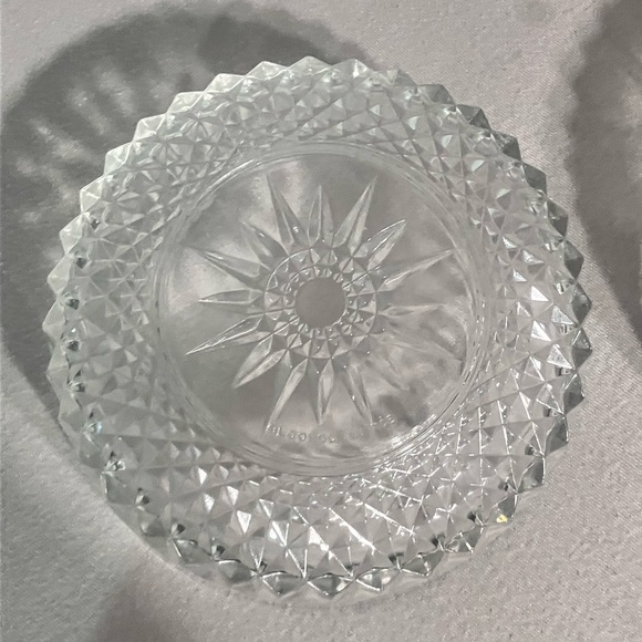 Arocroc Crystal salad bowls 8 and. 9 in  starburst pattern - Picture 8 of 8